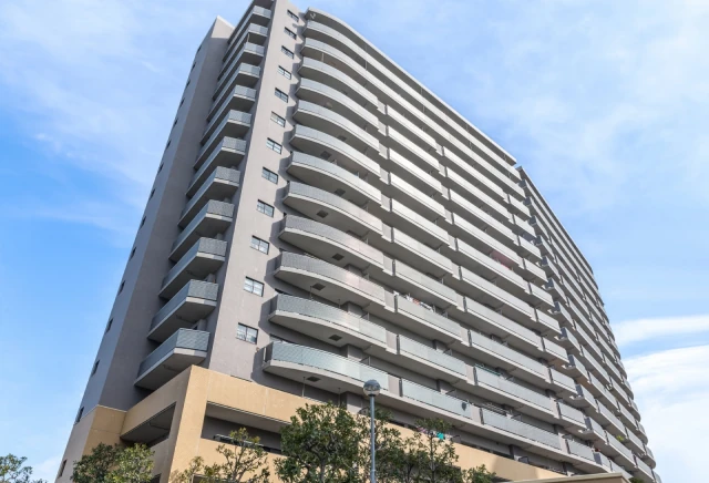 100周年記念事業として建設した「プランヴェールEX」。土地代負担を軽減でき、内装や間取りの変更が可能なことなどから、人気を呼んだ。独自性の高さが評価され、不動産学会賞を受賞した。